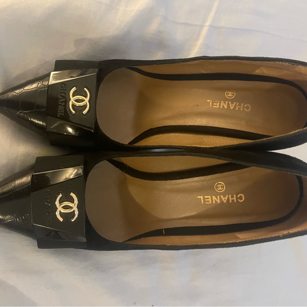 Chanel pump